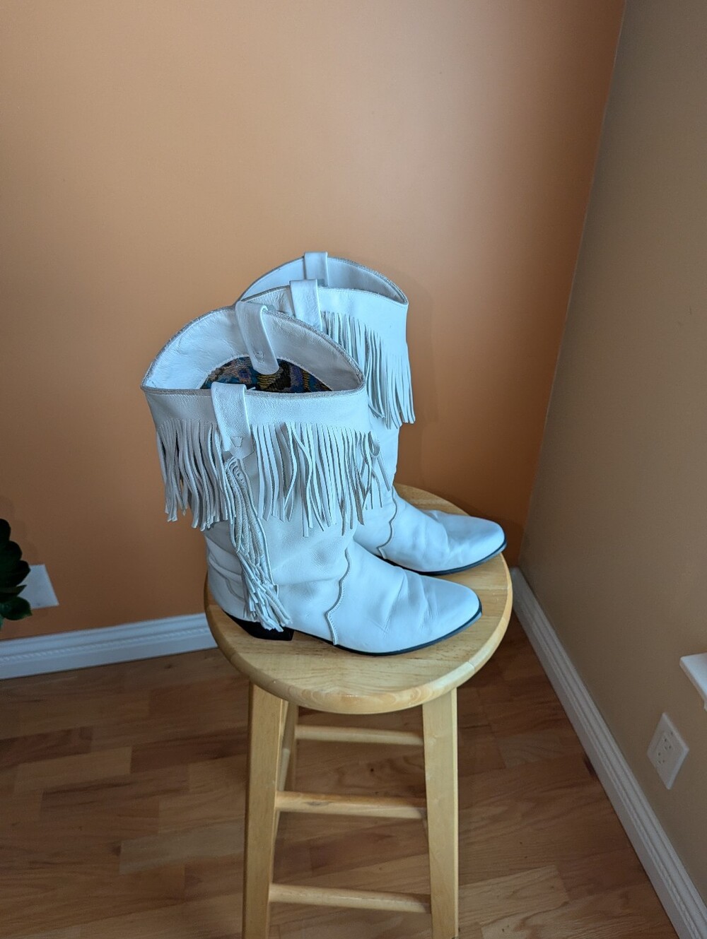 dingo White Fringe Western Heeled Boots - Picture 4 of 14